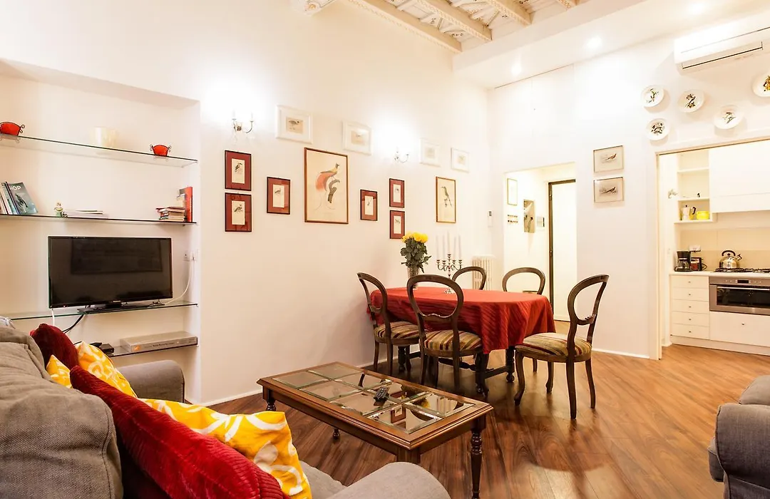 Vicolo Torretta - FromHometoRome-1